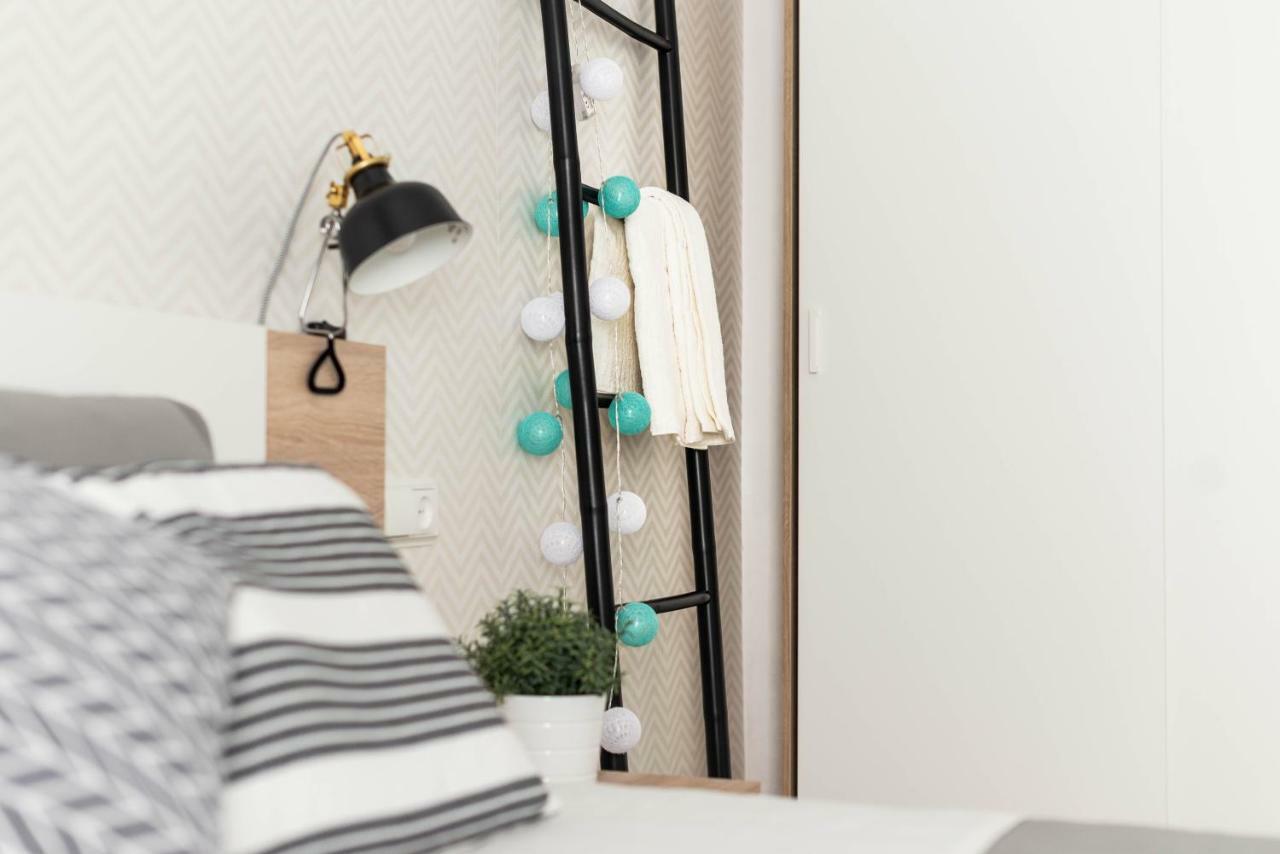 Nordik Rooms Urban - Trinidad Malaga Bagian luar foto